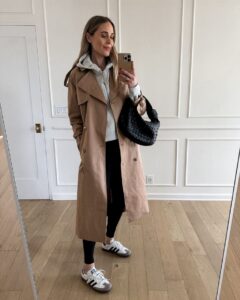 Lightweight Trench Coat with Skinny Jeans 